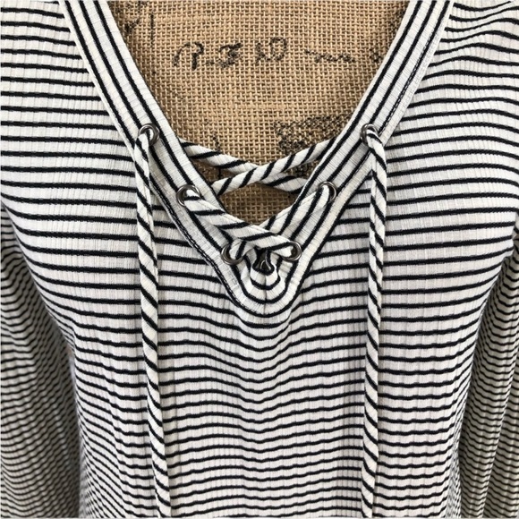 12pm by Mon Ami Boho Tie Down Front Striped  Tunic White and Black Size Large - Picture 2 of 7